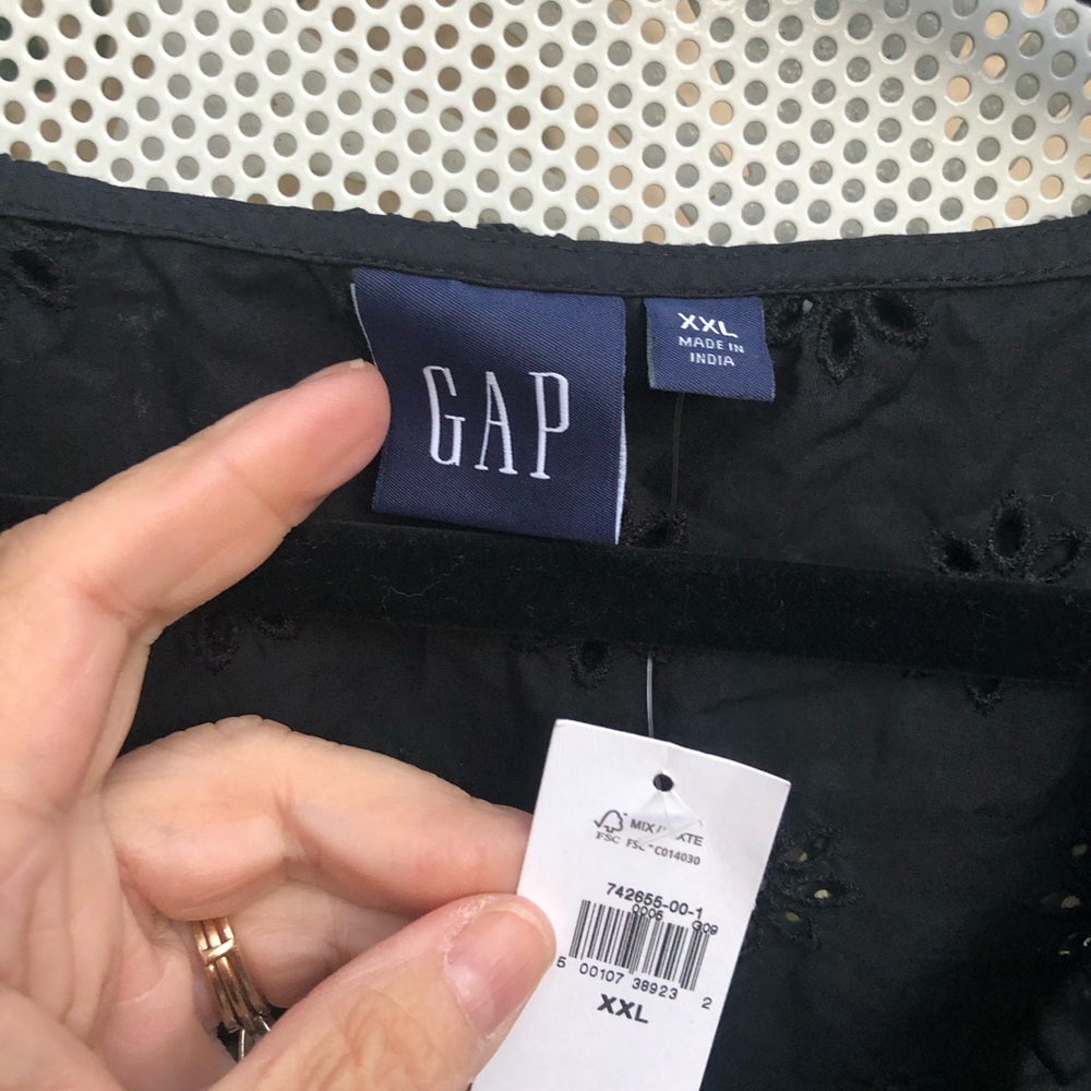 OLD Navy Black Eyelet Peasant Top - Picture 2 of 7